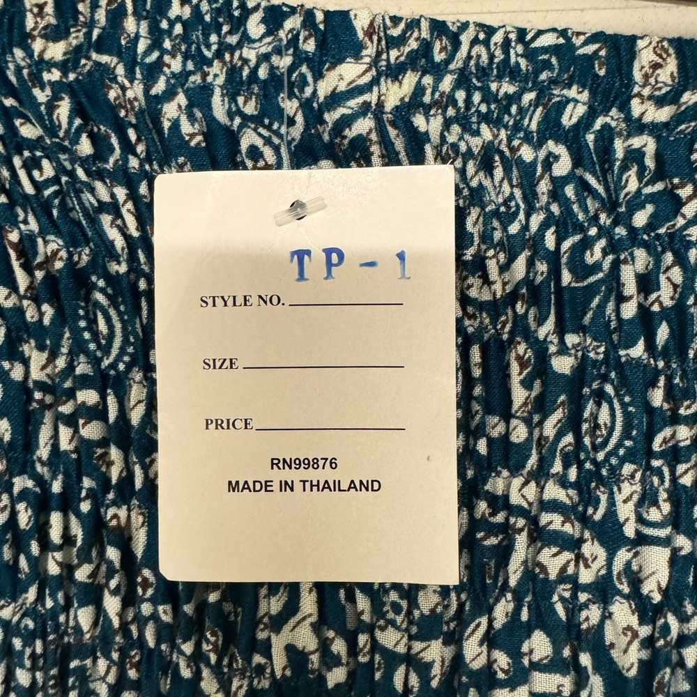 Stretchy women’s pants made in Thailand. NWT